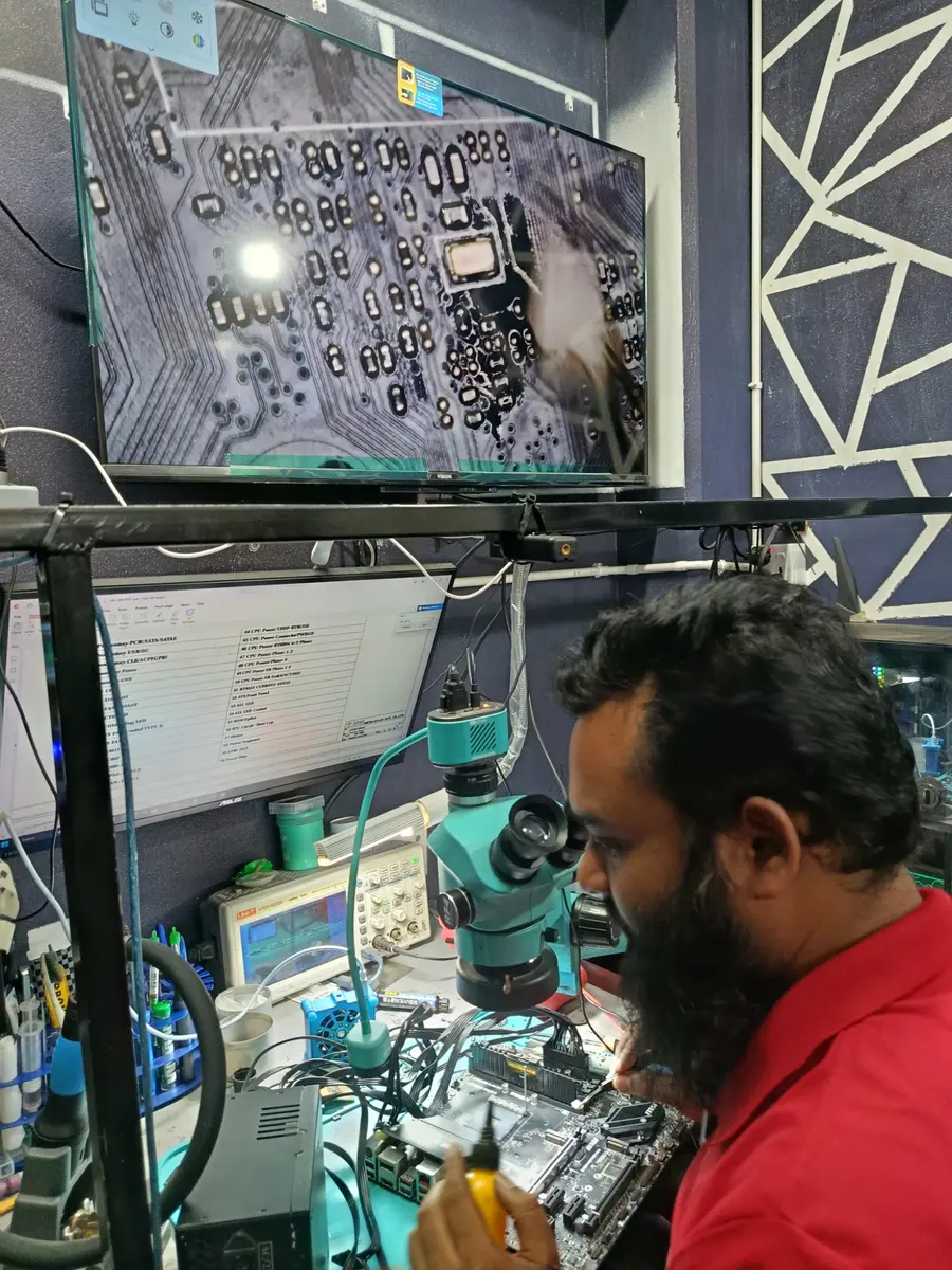 Professional microscopic motherboard repair setup